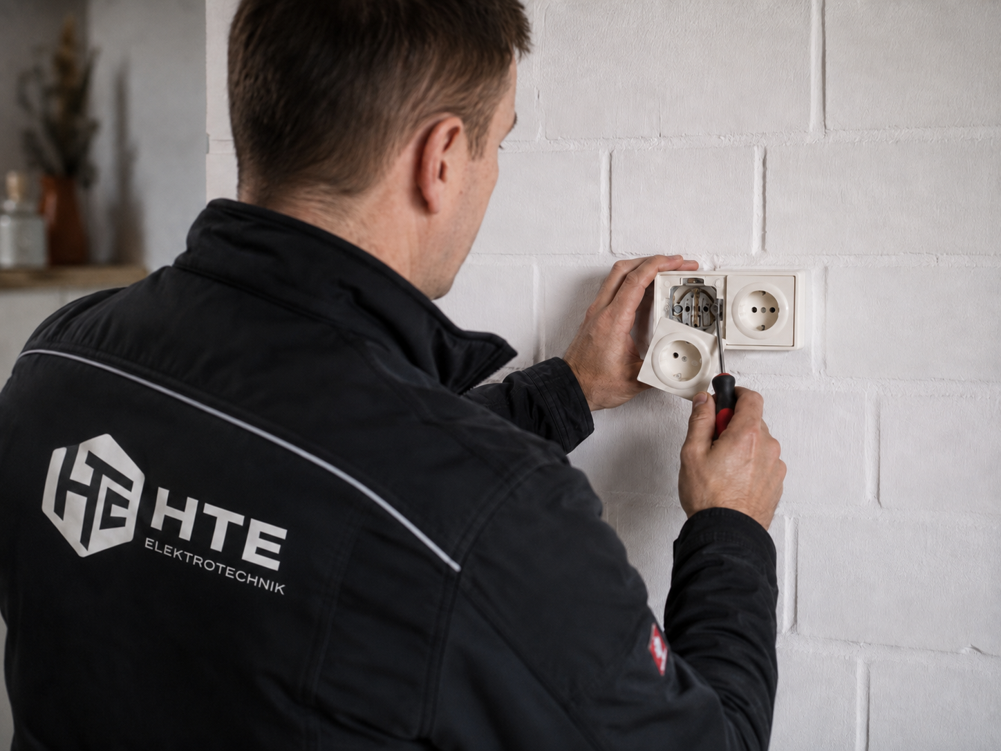 Licht funktioniert, aber Steckdosen nicht: Warum das in einer Wohnung passieren kann